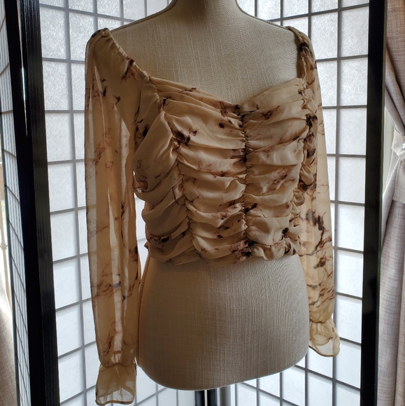 Rabbit Rose Boho Top - Picture 1 of 10